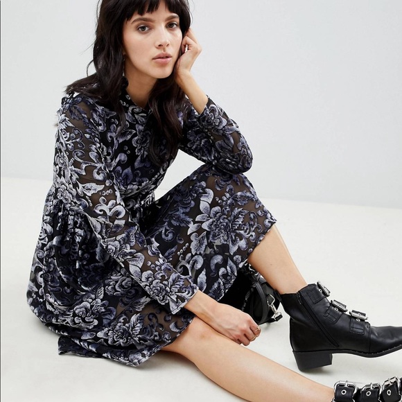 Dresses & Skirts - Velvet burnout midi dress